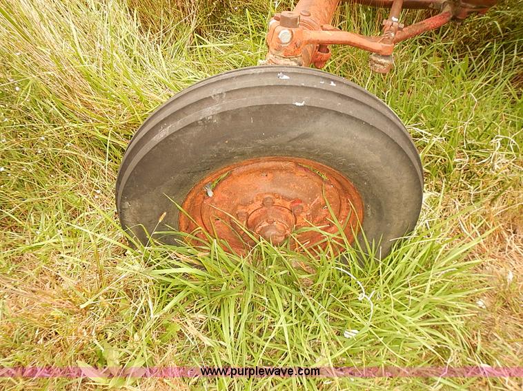 image for item I5466 1959 Farmall 560 tractor