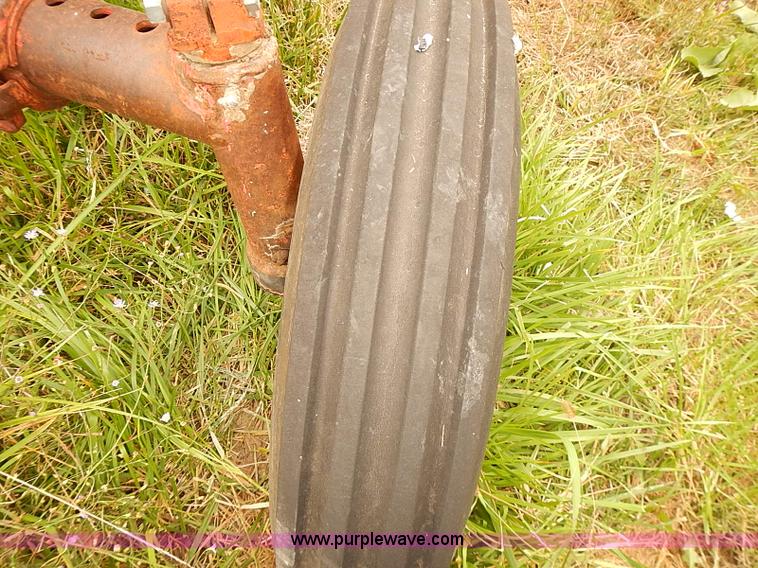 image for item I5466 1959 Farmall 560 tractor