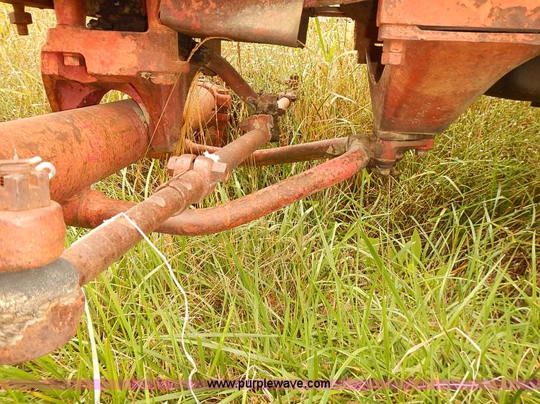 image for item I5466 1959 Farmall 560 tractor