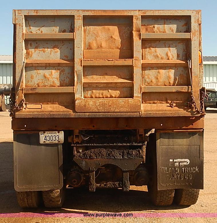 image for item I5473 2000 International 2554 dump truck