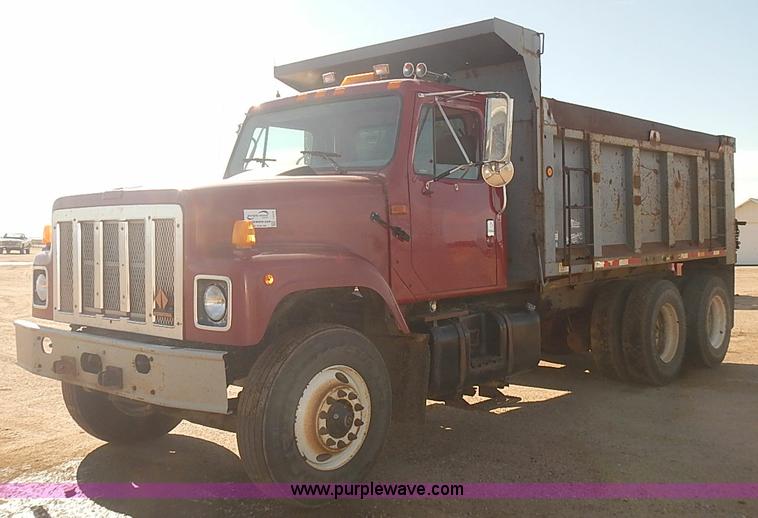 image for item I5473 2000 International 2554 dump truck