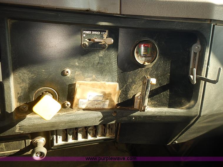 image for item I5473 2000 International 2554 dump truck