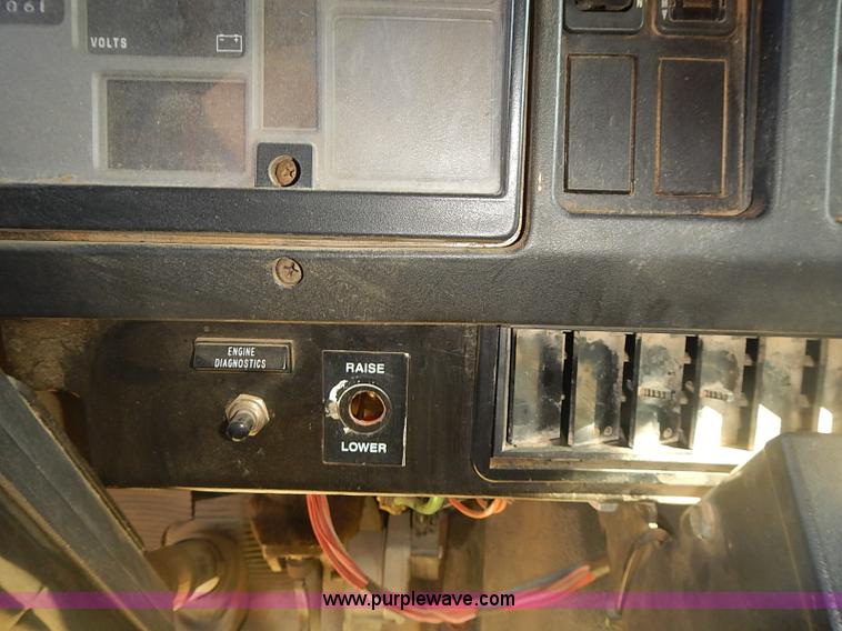 image for item I5473 2000 International 2554 dump truck