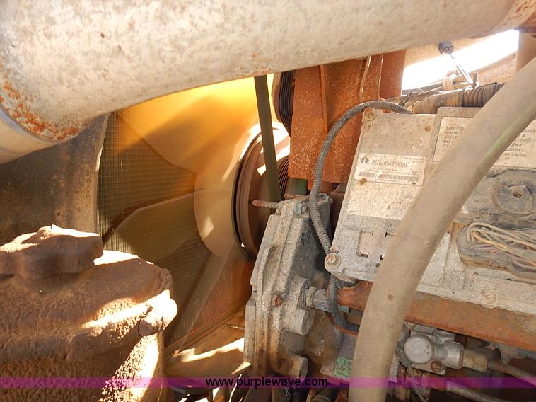 image for item I5473 2000 International 2554 dump truck