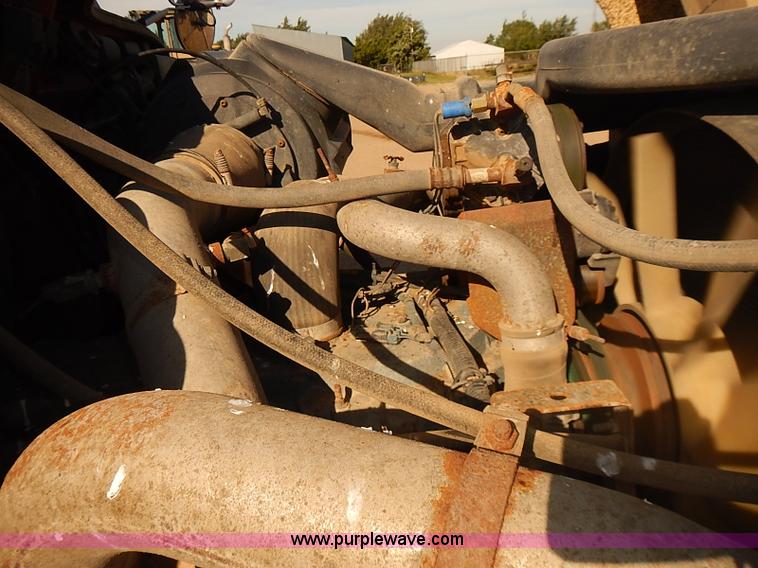 image for item I5473 2000 International 2554 dump truck