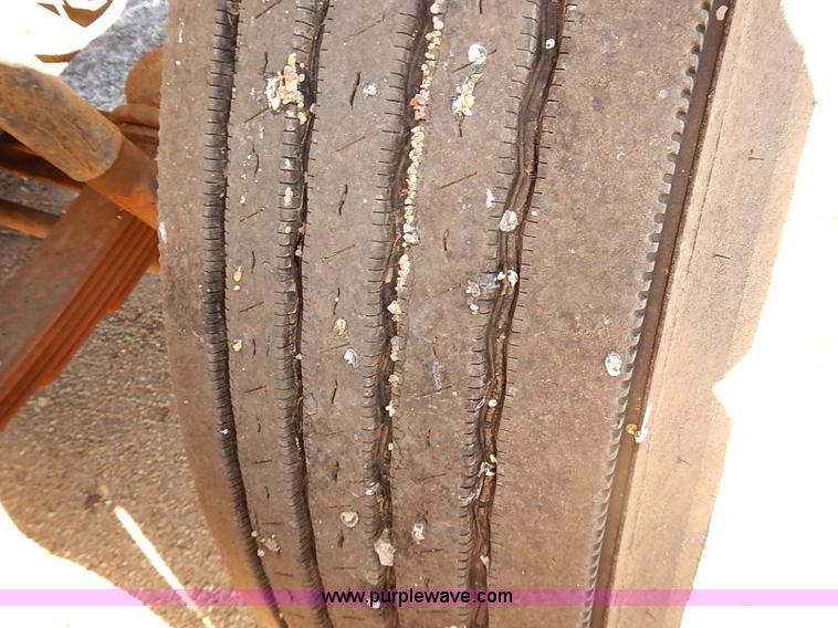 image for item I5473 2000 International 2554 dump truck