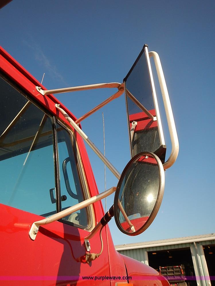 image for item I5473 2000 International 2554 dump truck