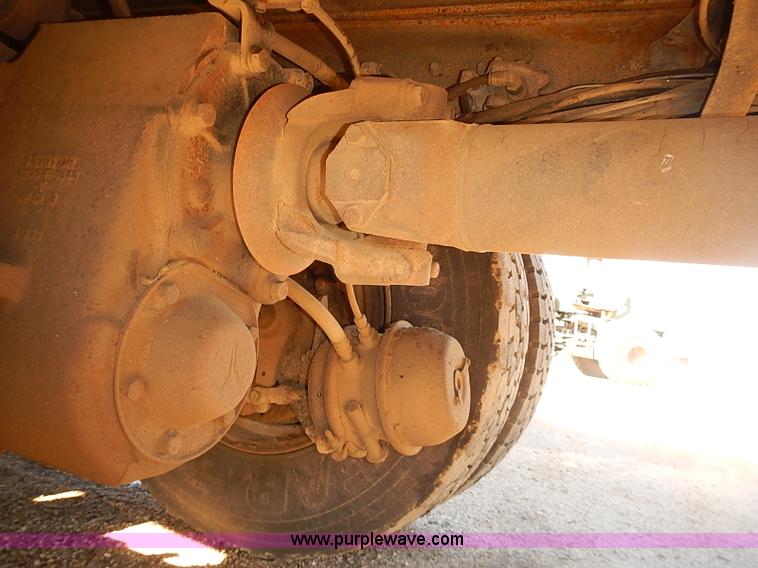 image for item I5473 2000 International 2554 dump truck