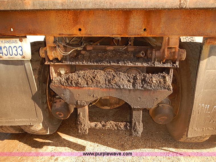 image for item I5473 2000 International 2554 dump truck