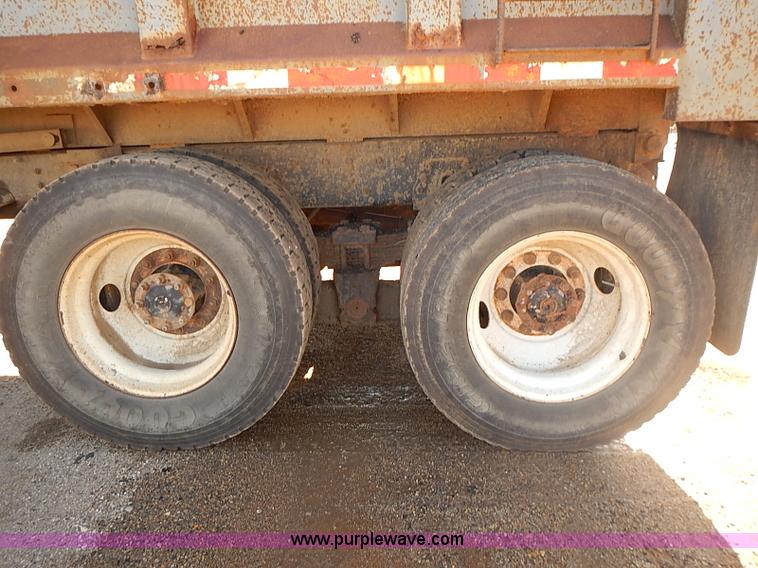 image for item I5473 2000 International 2554 dump truck