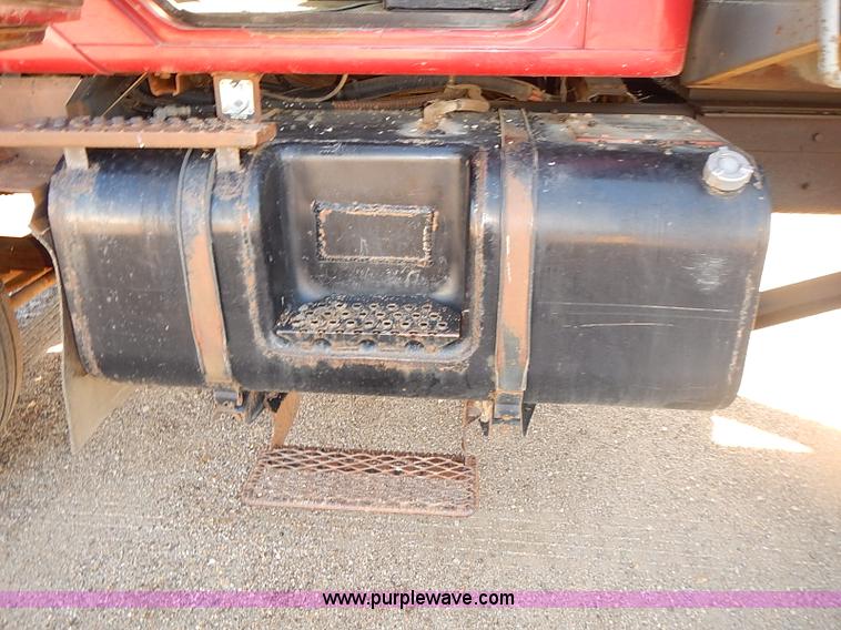 image for item I5473 2000 International 2554 dump truck