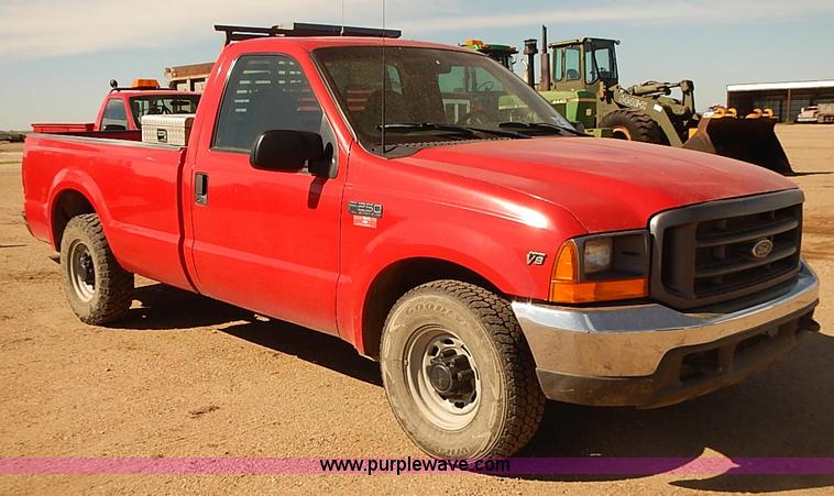image for item I5483 2000 Ford F250 Super Duty XL pickup truck