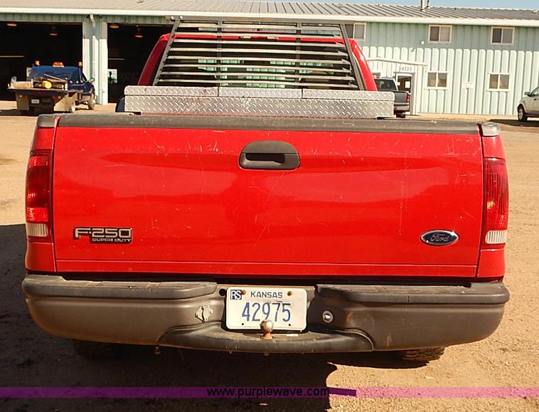 image for item I5483 2000 Ford F250 Super Duty XL pickup truck