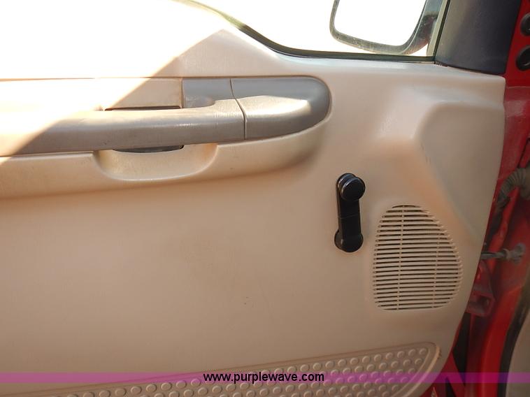 image for item I5483 2000 Ford F250 Super Duty XL pickup truck