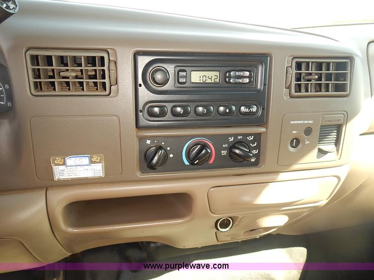 image for item I5483 2000 Ford F250 Super Duty XL pickup truck