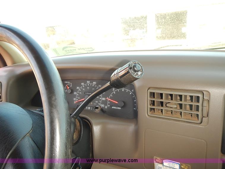 image for item I5483 2000 Ford F250 Super Duty XL pickup truck