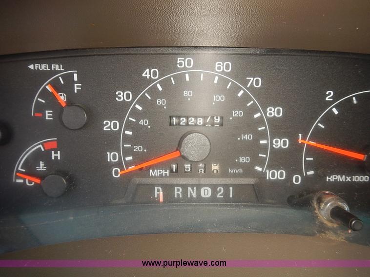 image for item I5483 2000 Ford F250 Super Duty XL pickup truck