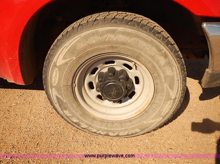 image for item I5483 2000 Ford F250 Super Duty XL pickup truck