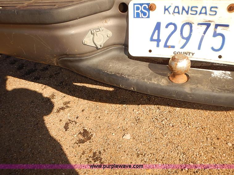 image for item I5483 2000 Ford F250 Super Duty XL pickup truck