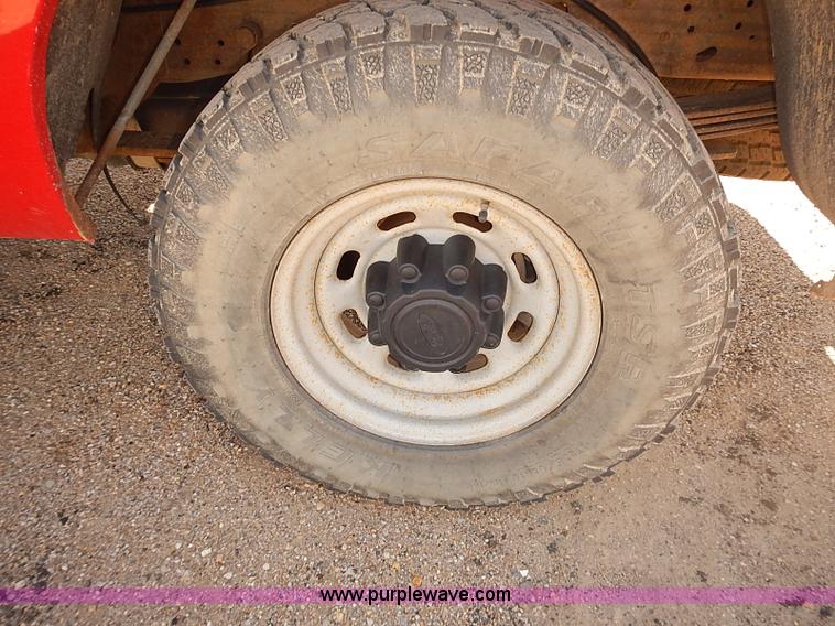 image for item I5483 2000 Ford F250 Super Duty XL pickup truck