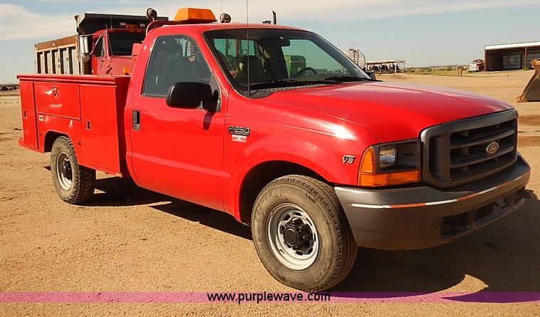 image for item I5486 2000 Ford F250 XLT Super Duty utility truck