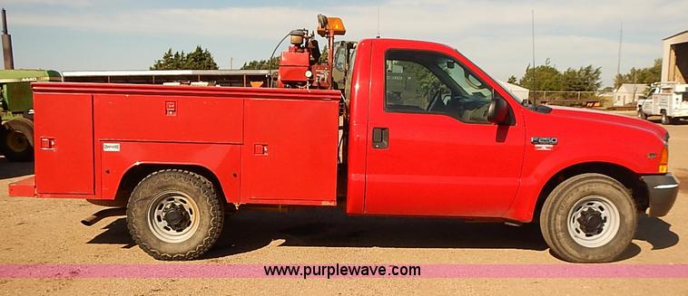 image for item I5486 2000 Ford F250 XLT Super Duty utility truck