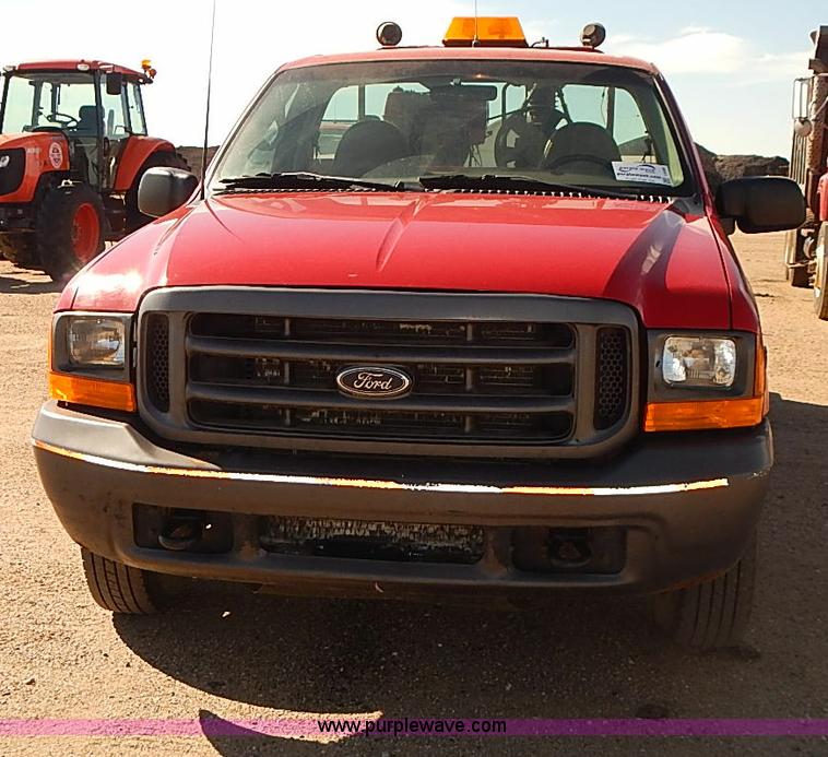 image for item I5486 2000 Ford F250 XLT Super Duty utility truck
