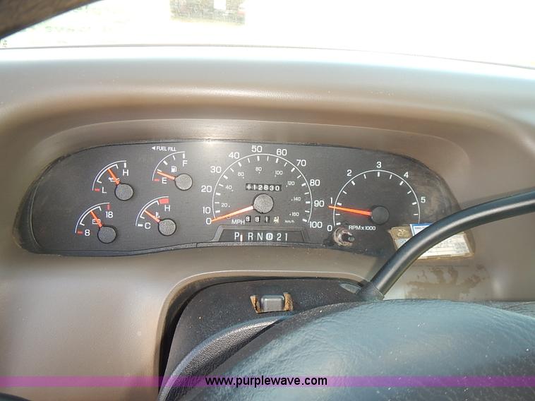 image for item I5486 2000 Ford F250 XLT Super Duty utility truck