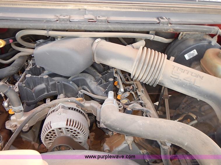 image for item I5486 2000 Ford F250 XLT Super Duty utility truck