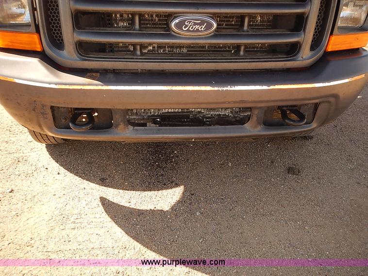 image for item I5486 2000 Ford F250 XLT Super Duty utility truck