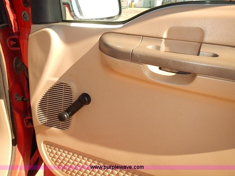 image for item I5486 2000 Ford F250 XLT Super Duty utility truck