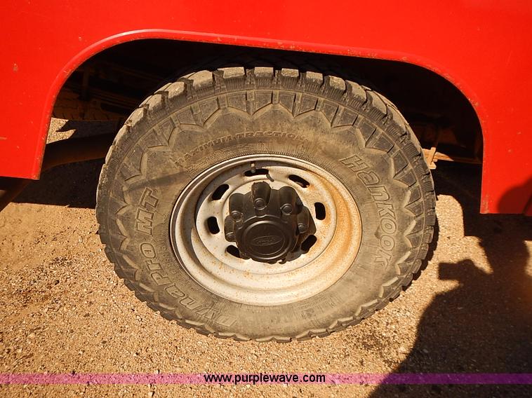 image for item I5486 2000 Ford F250 XLT Super Duty utility truck