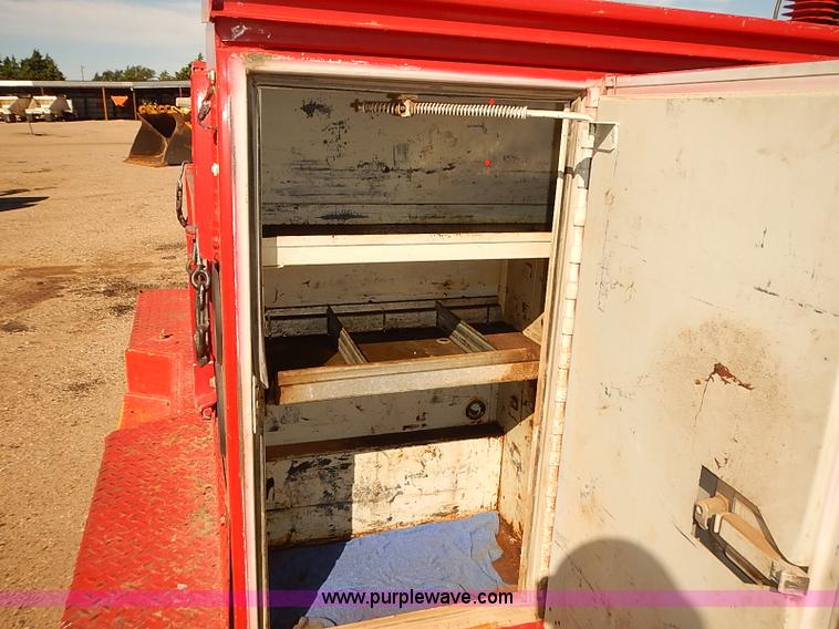 image for item I5486 2000 Ford F250 XLT Super Duty utility truck