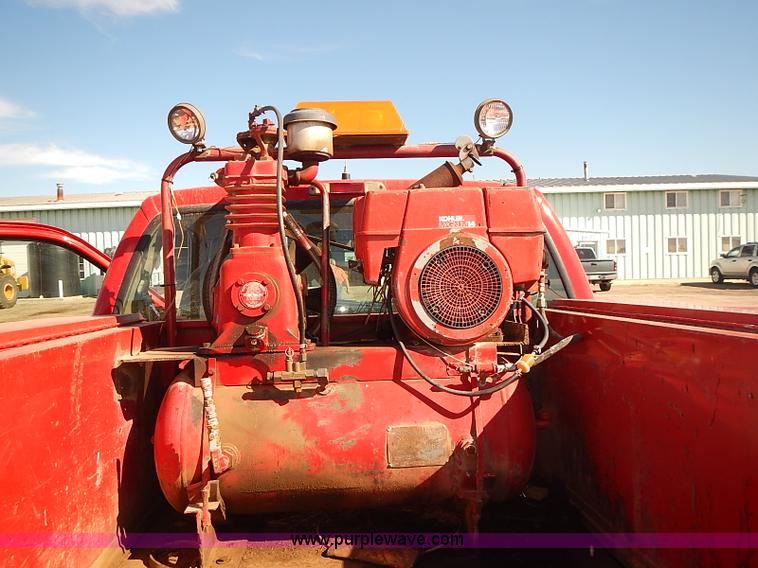 image for item I5486 2000 Ford F250 XLT Super Duty utility truck