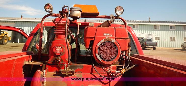 image for item I5486 2000 Ford F250 XLT Super Duty utility truck