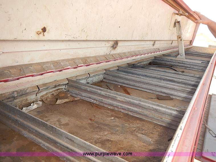 image for item I5486 2000 Ford F250 XLT Super Duty utility truck