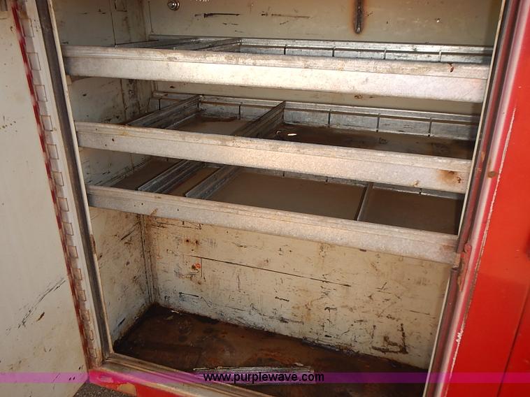 image for item I5486 2000 Ford F250 XLT Super Duty utility truck