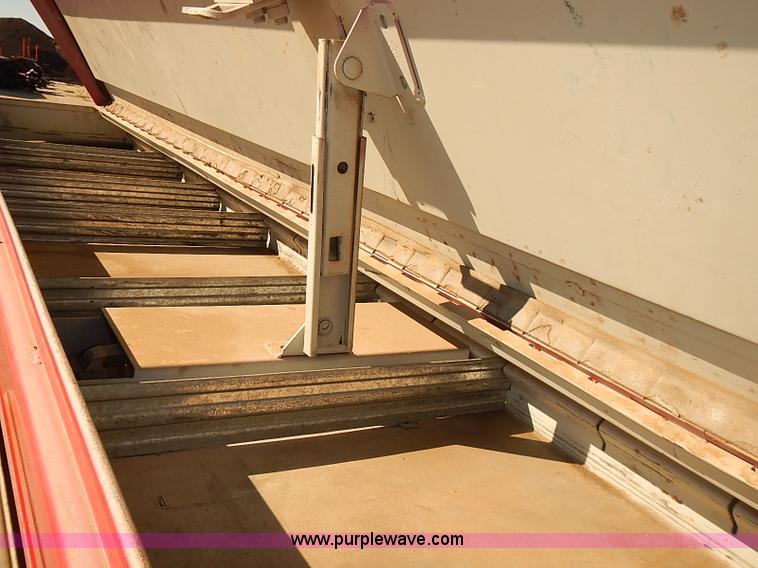 image for item I5486 2000 Ford F250 XLT Super Duty utility truck