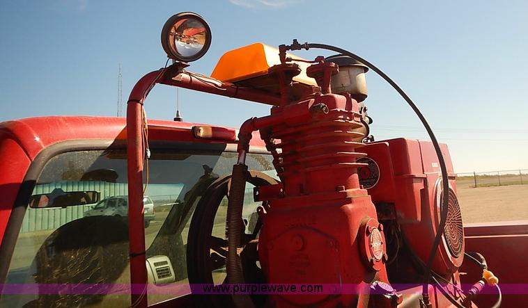 image for item I5486 2000 Ford F250 XLT Super Duty utility truck