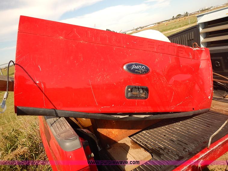 image for item I5486 2000 Ford F250 XLT Super Duty utility truck