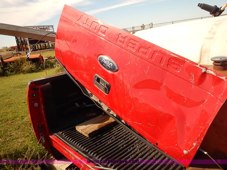 image for item I5486 2000 Ford F250 XLT Super Duty utility truck