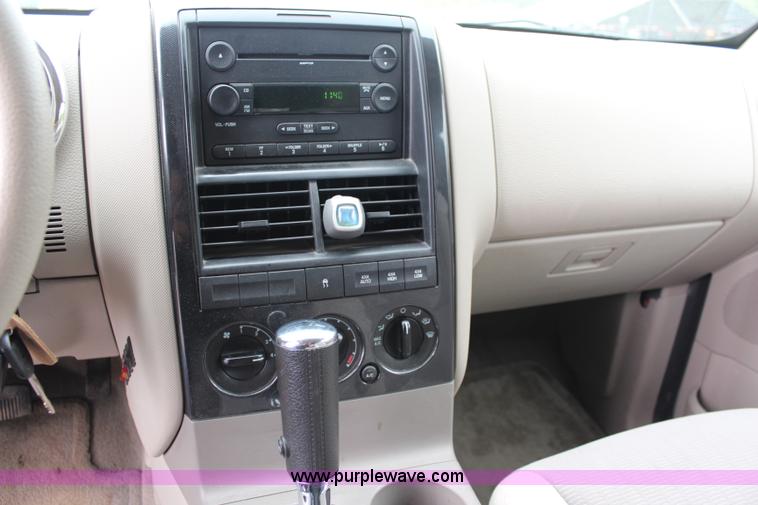 image for item I5841 2007 Ford Explorer XLT SUV