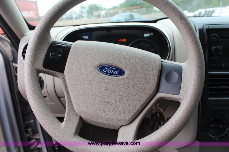 image for item I5841 2007 Ford Explorer XLT SUV