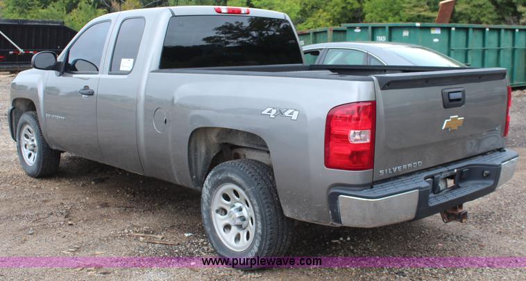 image for item I5843 2007 Chevrolet Silverado 1500 Ext. Cab pickup truck