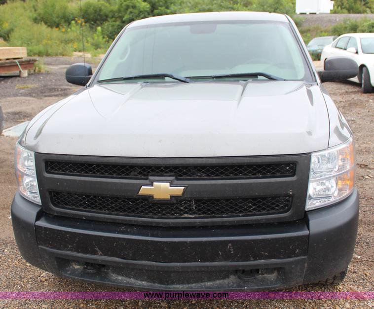 image for item I5843 2007 Chevrolet Silverado 1500 Ext. Cab pickup truck