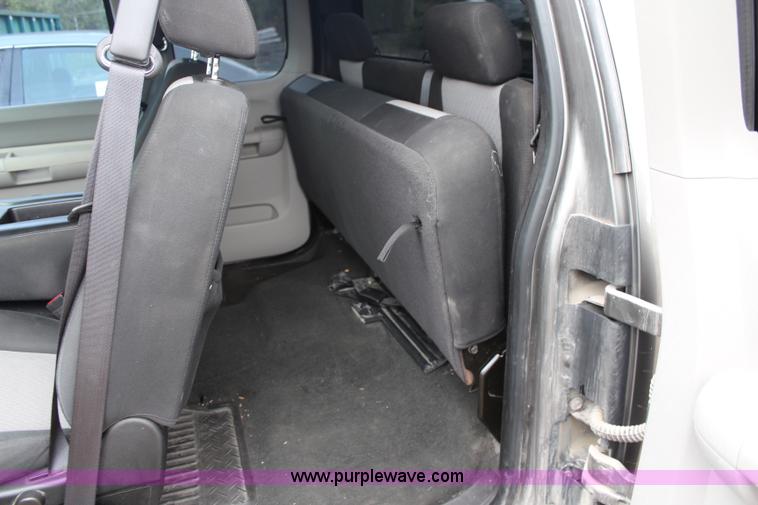 image for item I5843 2007 Chevrolet Silverado 1500 Ext. Cab pickup truck