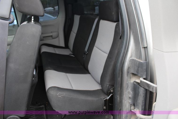 image for item I5843 2007 Chevrolet Silverado 1500 Ext. Cab pickup truck