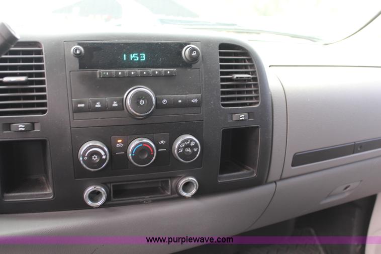 image for item I5843 2007 Chevrolet Silverado 1500 Ext. Cab pickup truck