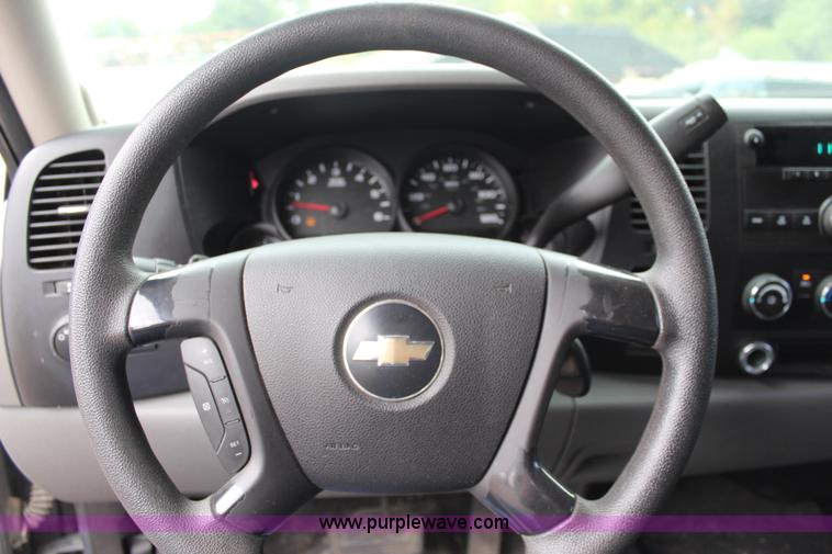 image for item I5843 2007 Chevrolet Silverado 1500 Ext. Cab pickup truck