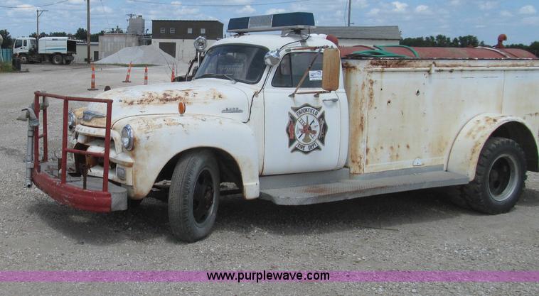 image for item I8995 1954 Chevrolet 6400 fire truck